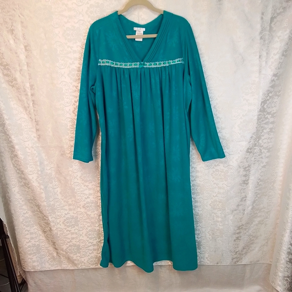 Pink long soft green nightgown with lace and ribbon on bodice 2X